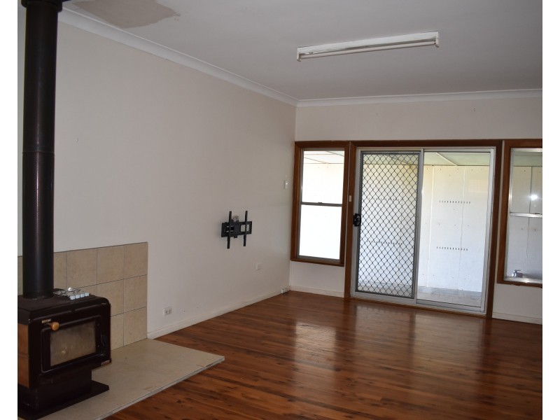 3 Thomas Street, Parkes NSW 2870