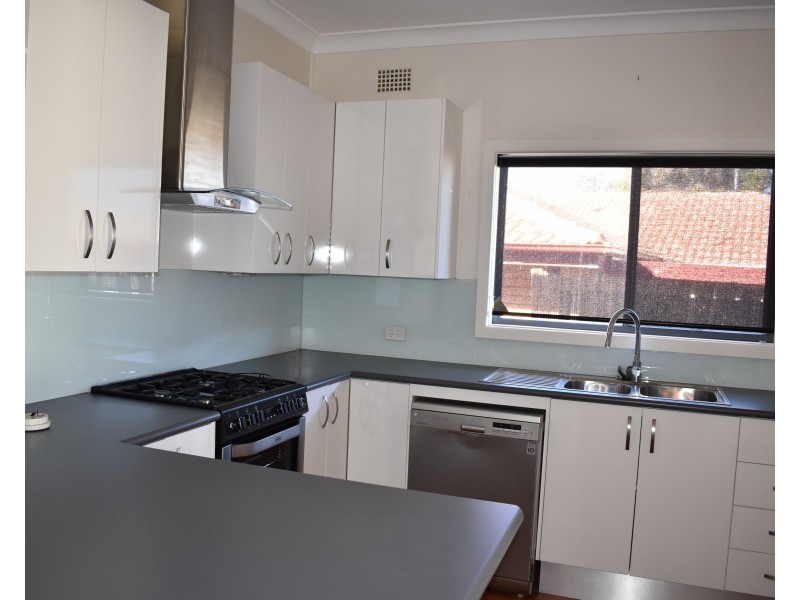 3 Thomas Street, Parkes NSW 2870