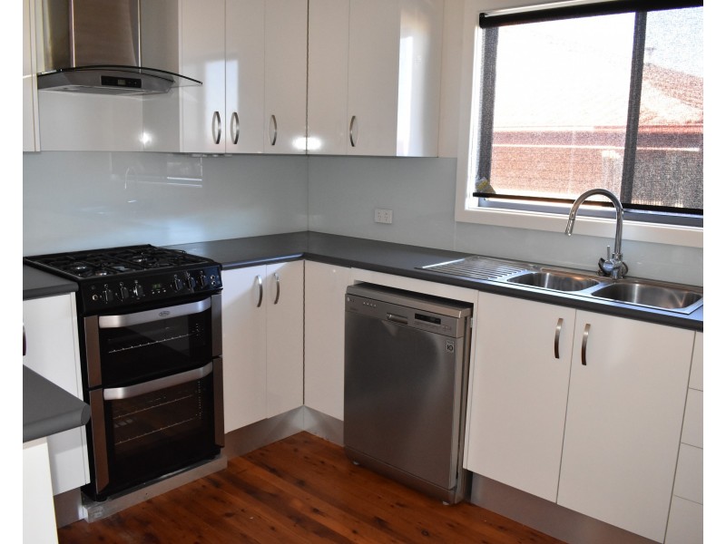 3 Thomas Street, Parkes NSW 2870