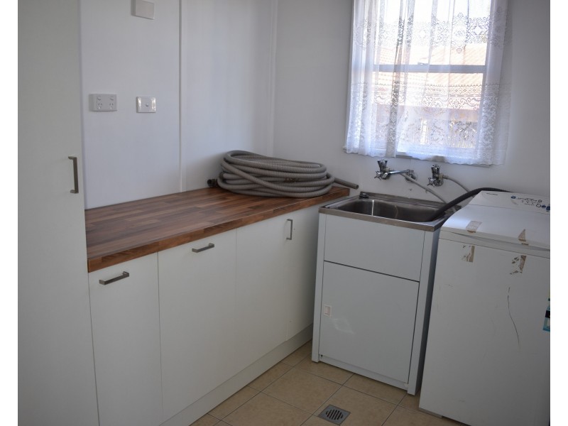 3 Thomas Street, Parkes NSW 2870