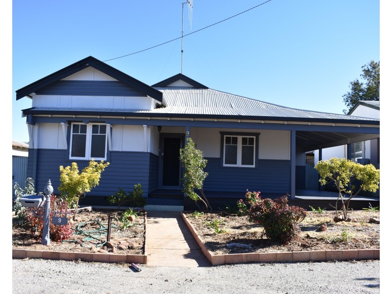 9 Carrington Street, Parkes NSW 2870