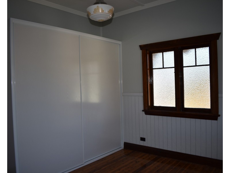 9 Carrington Street, Parkes NSW 2870