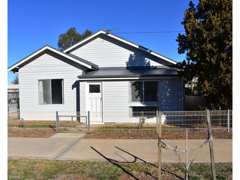 63 Bushman Street, Parkes NSW 2870