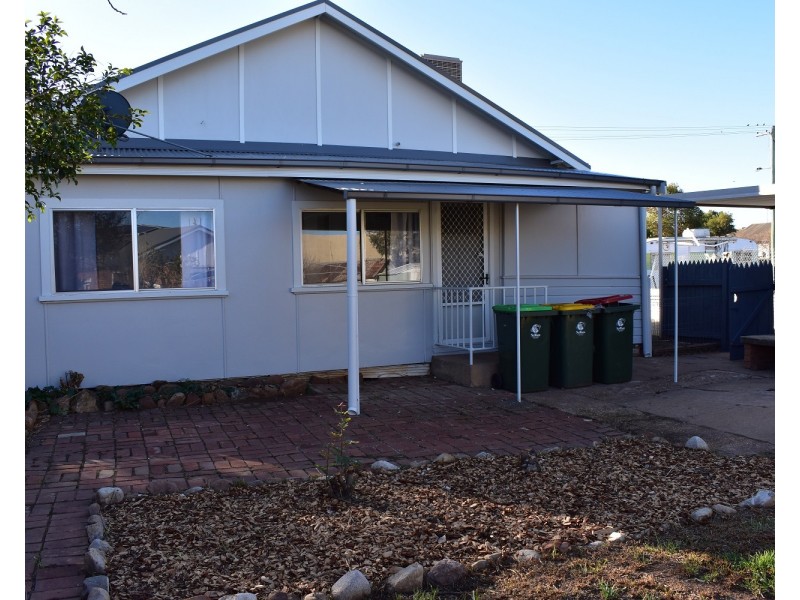 63 Bushman Street, Parkes NSW 2870
