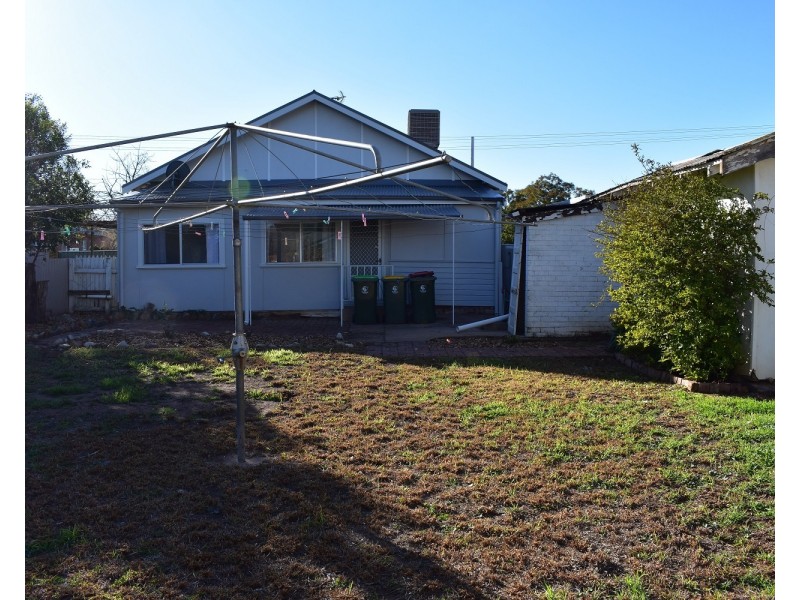 63 Bushman Street, Parkes NSW 2870