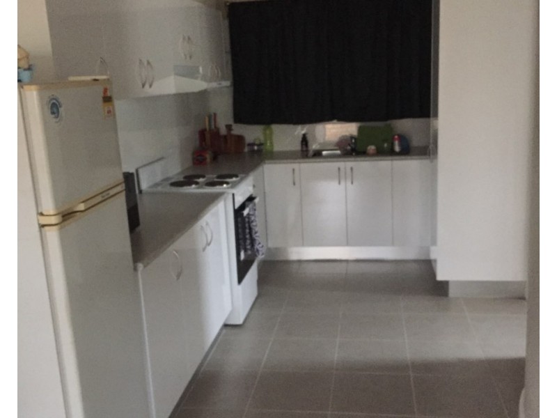 4/11 Elouera Place, Parkes NSW 2870