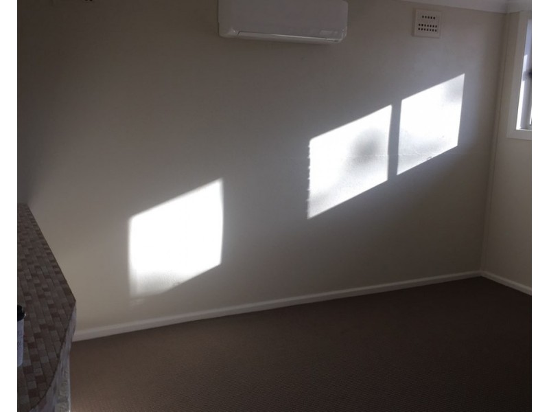 4/11 Elouera Place, Parkes NSW 2870