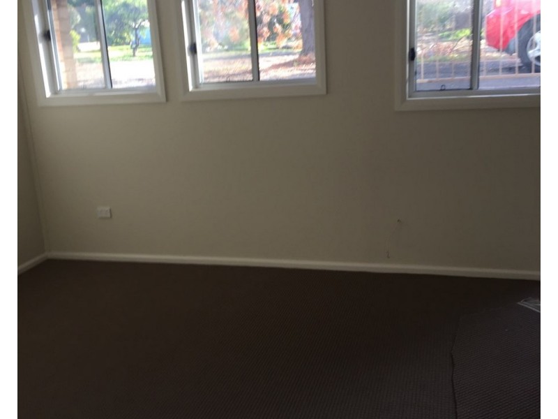 4/11 Elouera Place, Parkes NSW 2870