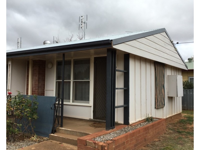 6/13 Orange St, Parkes NSW 2870