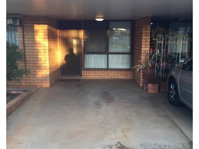 1 39 Close Street, Parkes NSW 2870