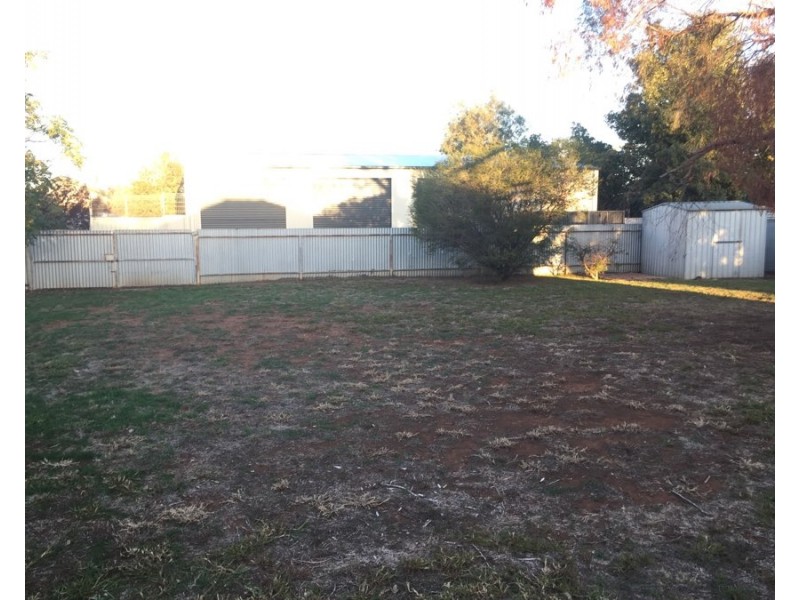 1 39 Close Street, Parkes NSW 2870