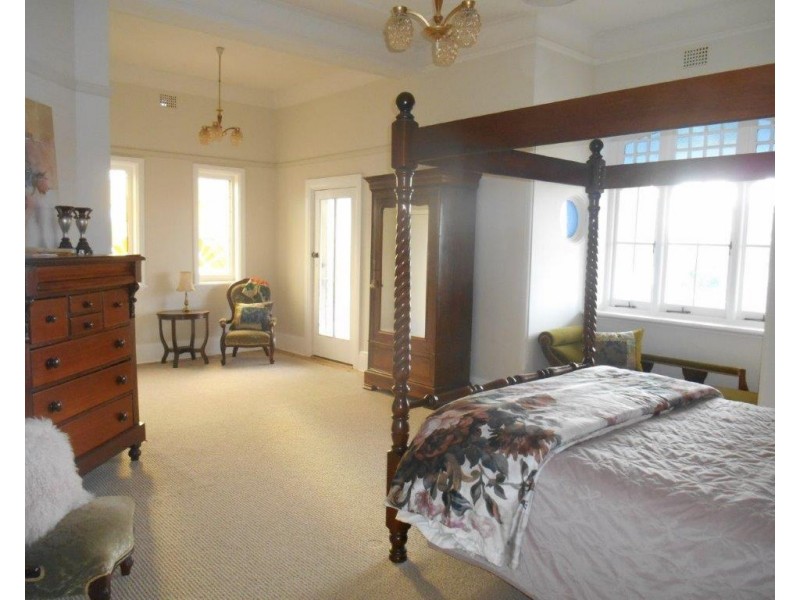 6 Gap Street, Parkes NSW 2870