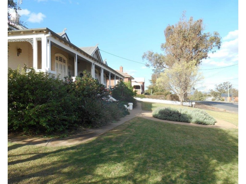 6 Gap Street, Parkes NSW 2870