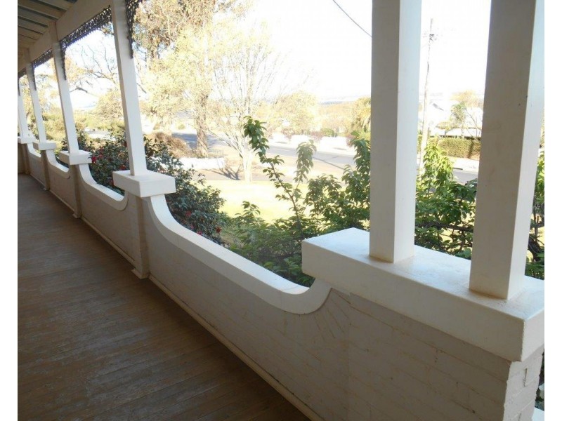 6 Gap Street, Parkes NSW 2870