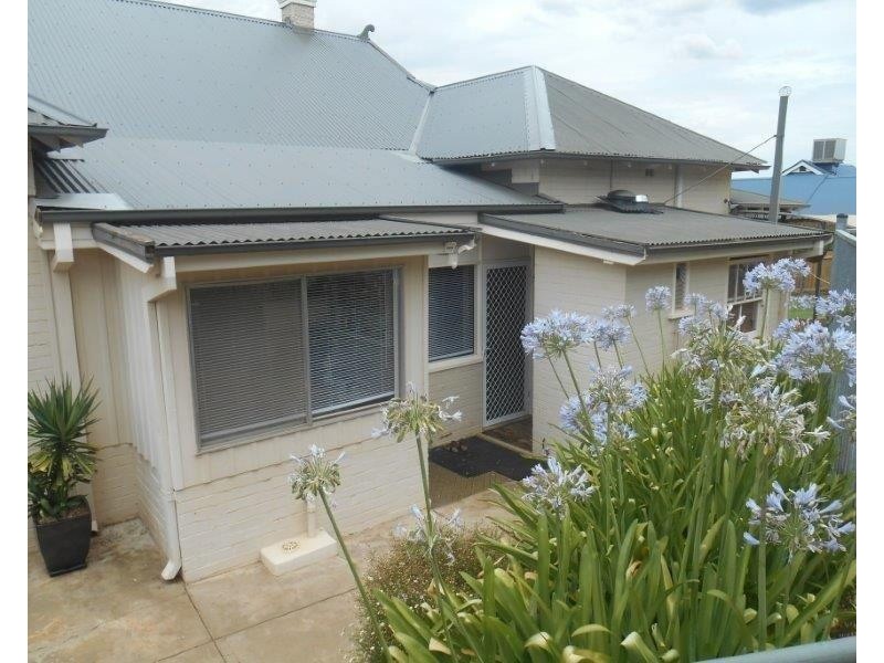 6 Gap Street, Parkes NSW 2870