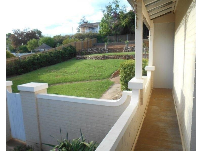 6 Gap Street, Parkes NSW 2870