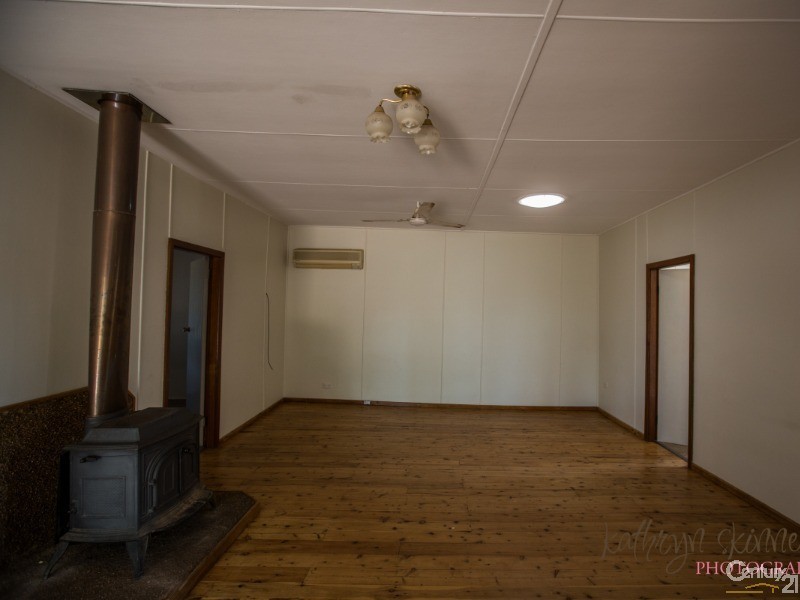 60 Coonamble Street, Gulargambone NSW 2828