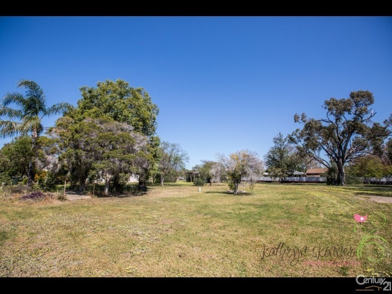 18-24 Yoolundry Street, Gulargambone NSW 2828