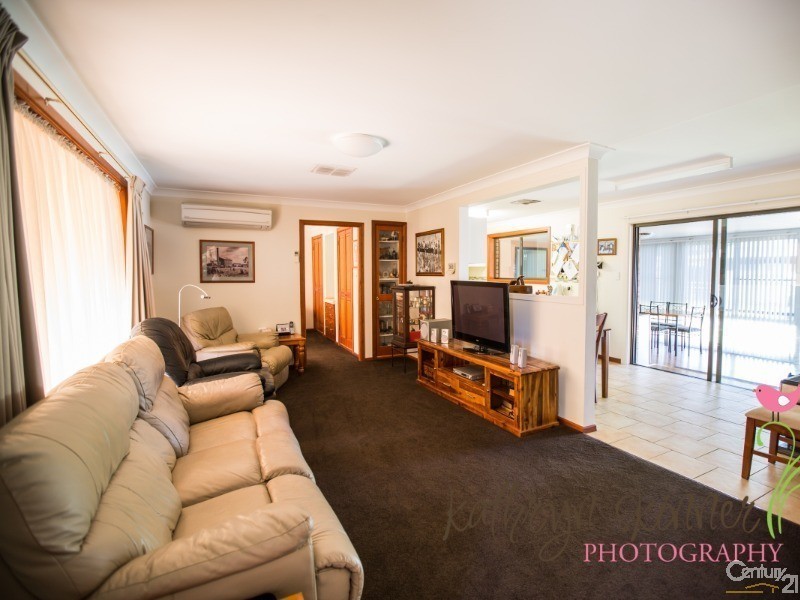 9 Iris  Street, Gilgandra NSW 2827