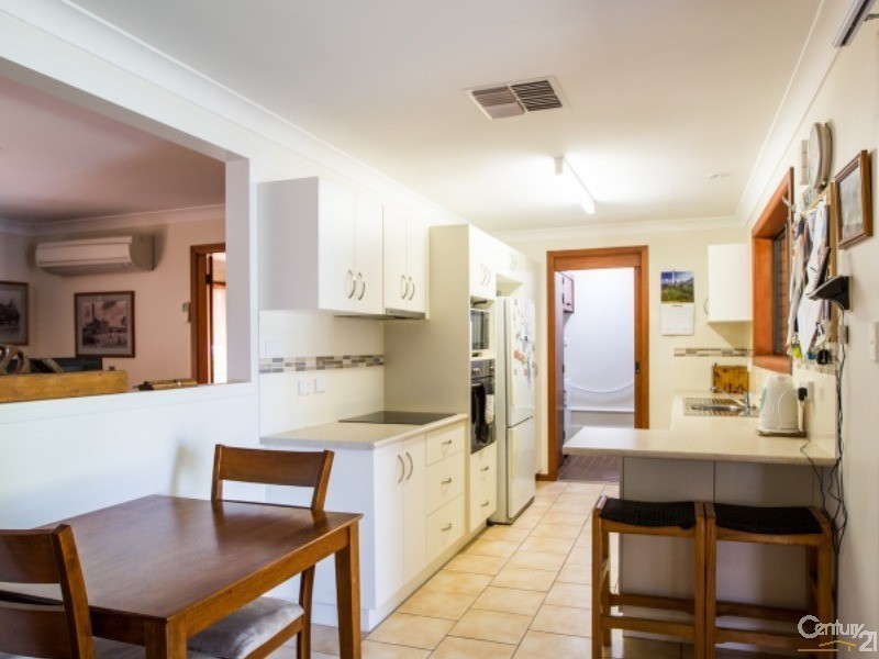 9 Iris  Street, Gilgandra NSW 2827