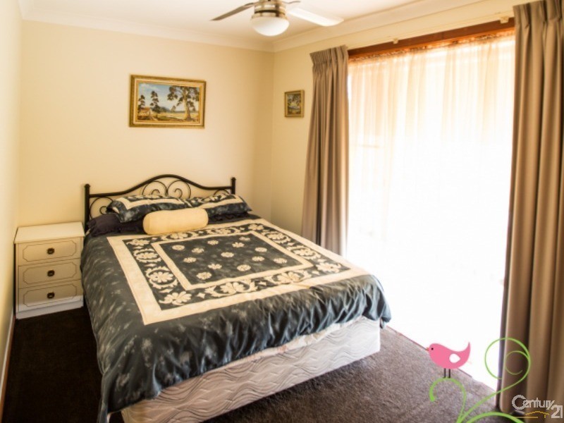 9 Iris  Street, Gilgandra NSW 2827