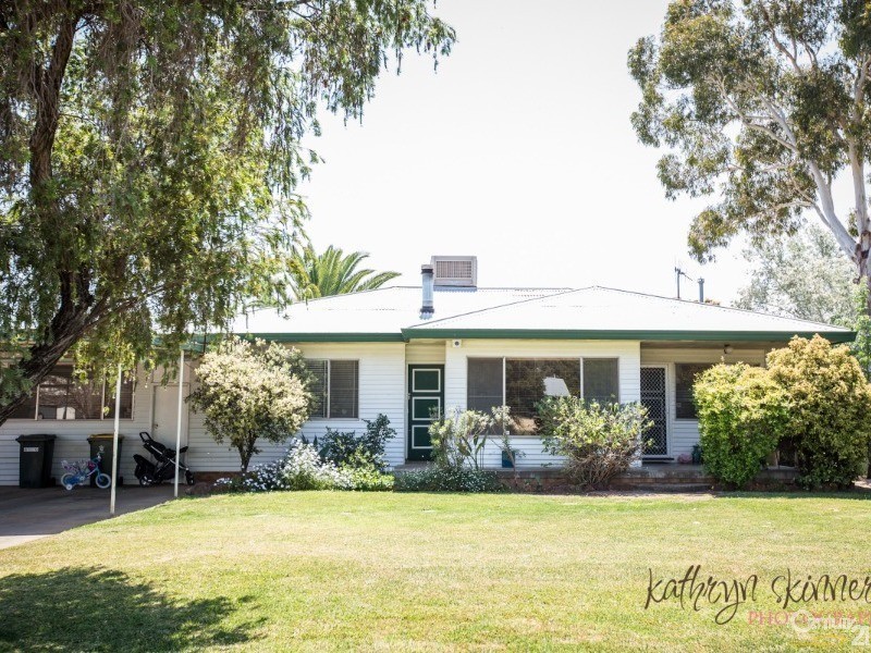 4 Bobs Street, Gilgandra NSW 2827