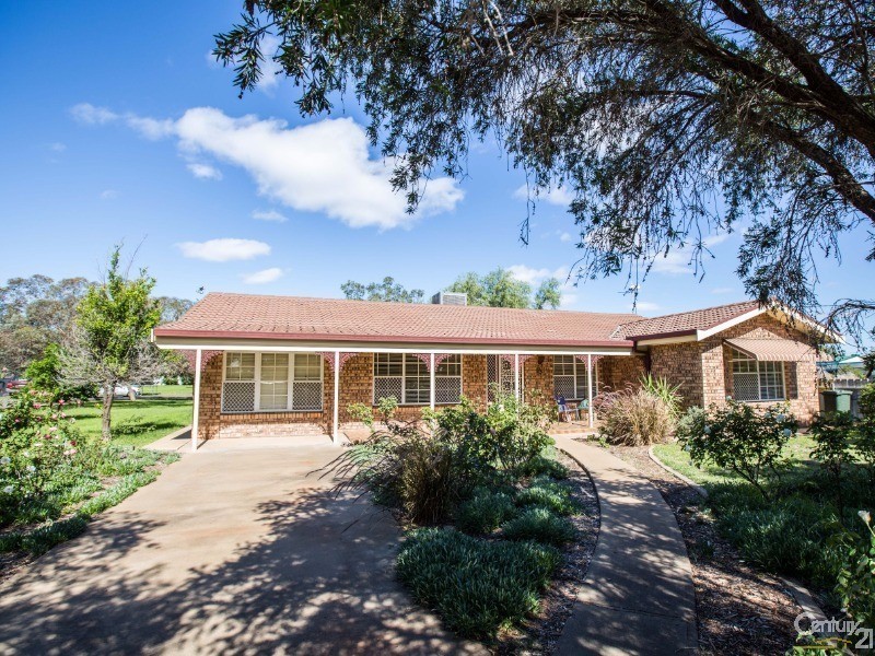 93 Myrtle Street, Gilgandra NSW 2827