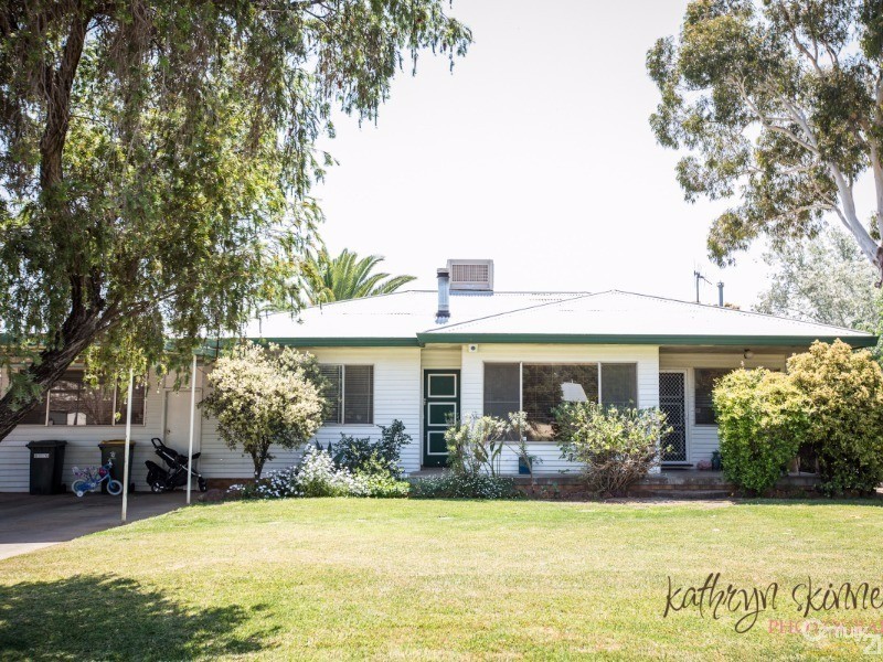 4 Bobs Street, Gilgandra NSW 2827