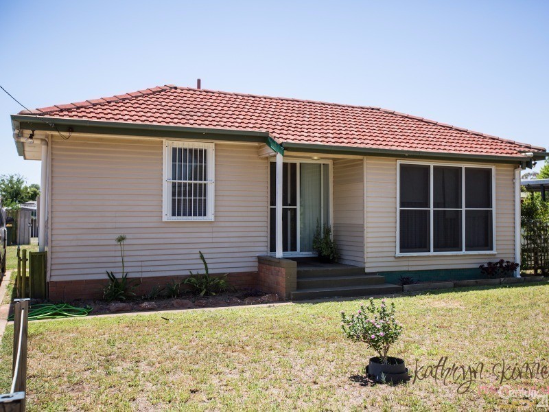 90 Myrtle Street, Gilgandra NSW 2827