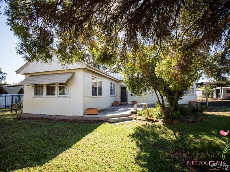 26 Strickland Street, Gilgandra NSW 2827