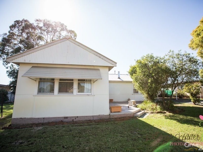 26 Strickland Street, Gilgandra NSW 2827