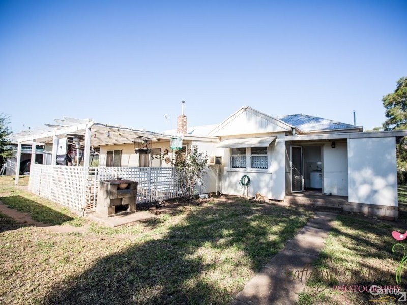 26 Strickland Street, Gilgandra NSW 2827