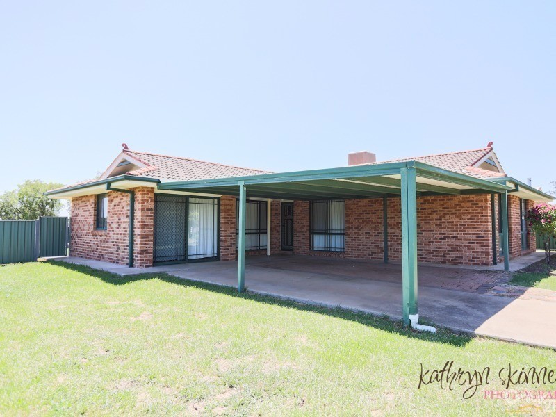 8 Bencubbin Avenue, Gilgandra NSW 2827