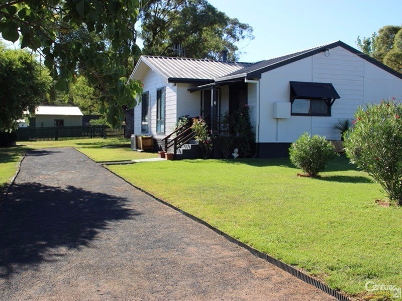 6  Park Street, Binnaway NSW 2395