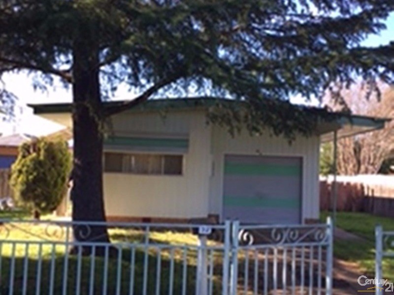 32 Strickland Street, Gilgandra NSW 2827