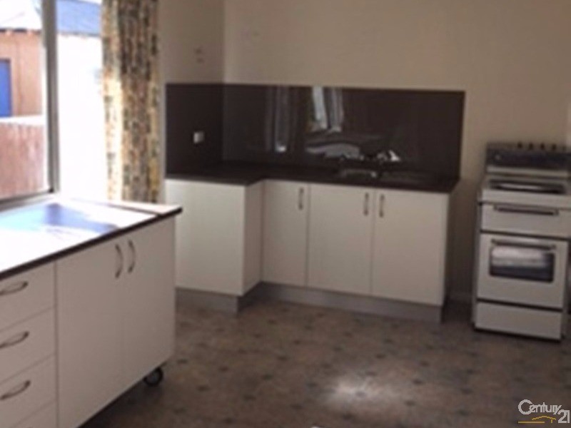 32 Strickland Street, Gilgandra NSW 2827