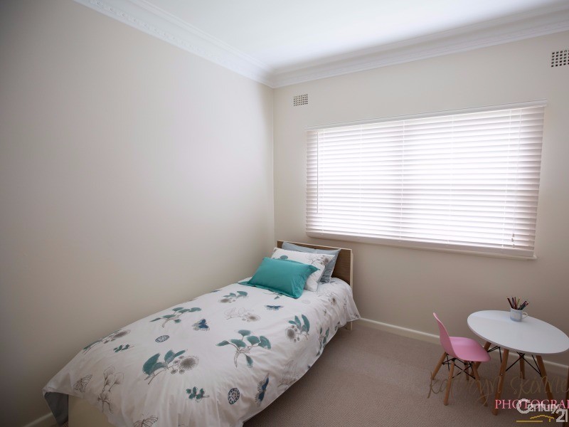 11 Hall Street, Gilgandra NSW 2827