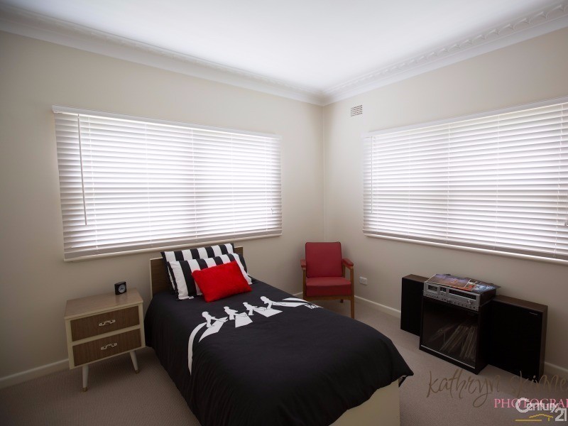 11 Hall Street, Gilgandra NSW 2827