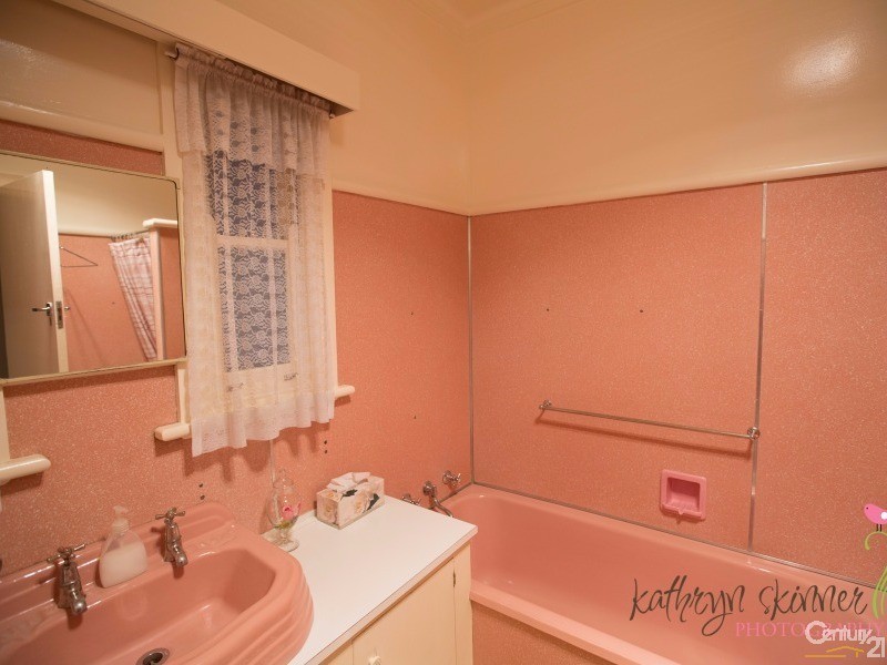 11 Hall Street, Gilgandra NSW 2827