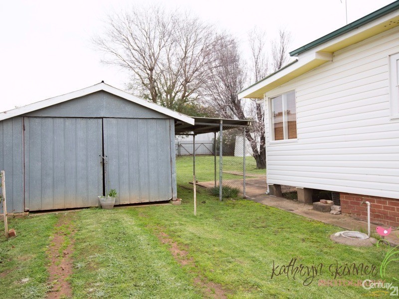 11 Hall Street, Gilgandra NSW 2827