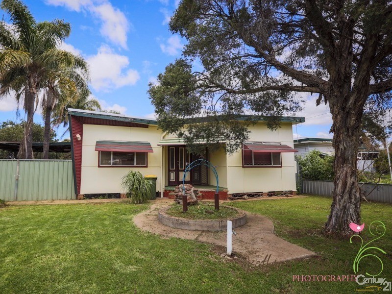 11  Bobs Street, Gilgandra NSW 2827