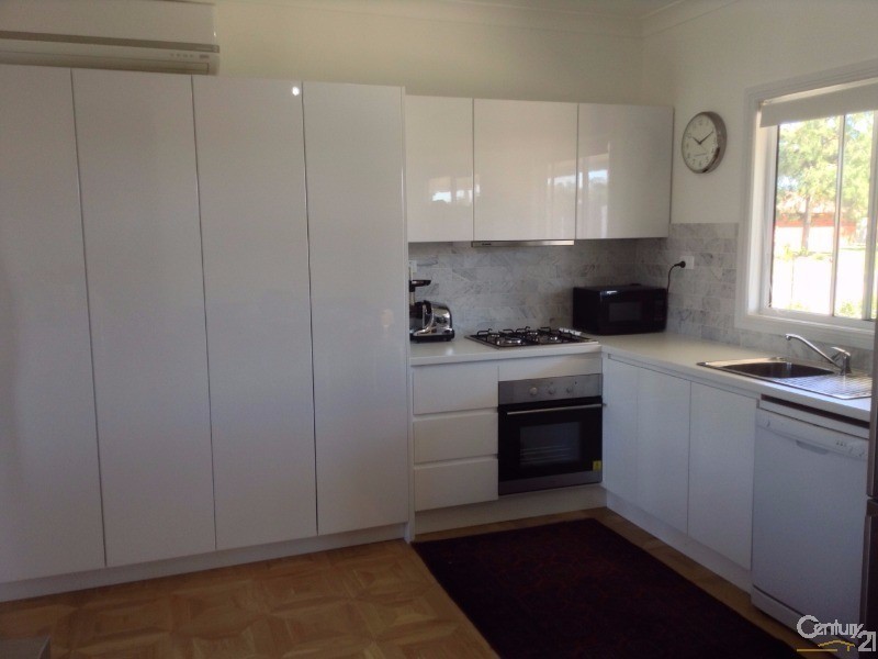 22 Stockings Crescent, Gilgandra NSW 2827