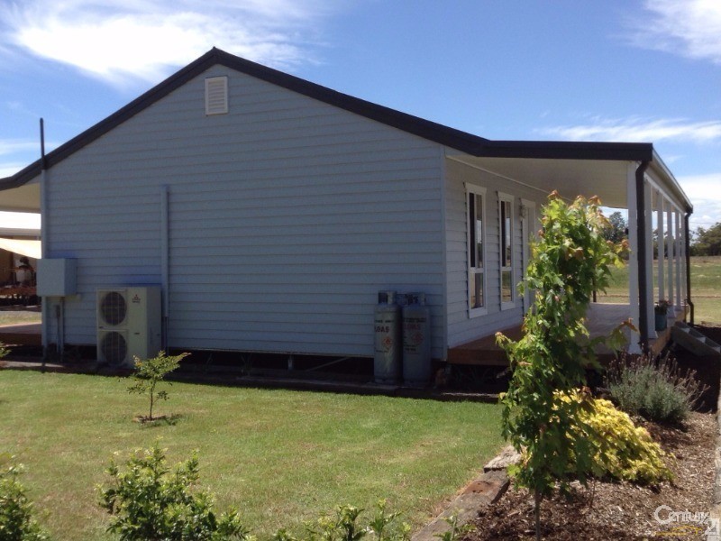 22 Stockings Crescent, Gilgandra NSW 2827