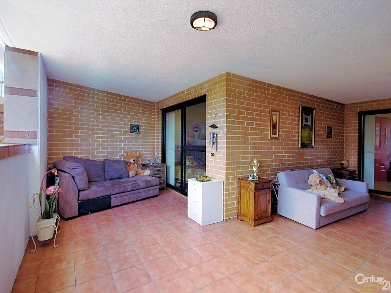 4/7 Cross St, Bankstown NSW 2200