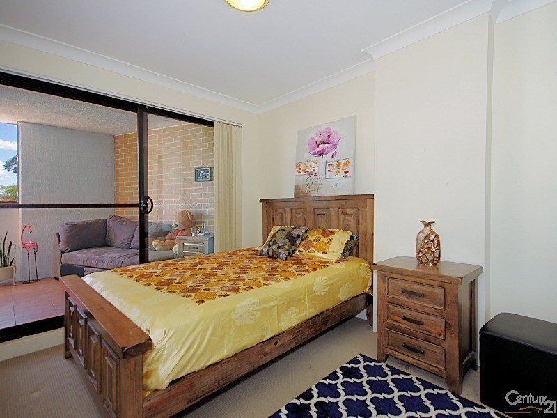 4/7 Cross St, Bankstown NSW 2200