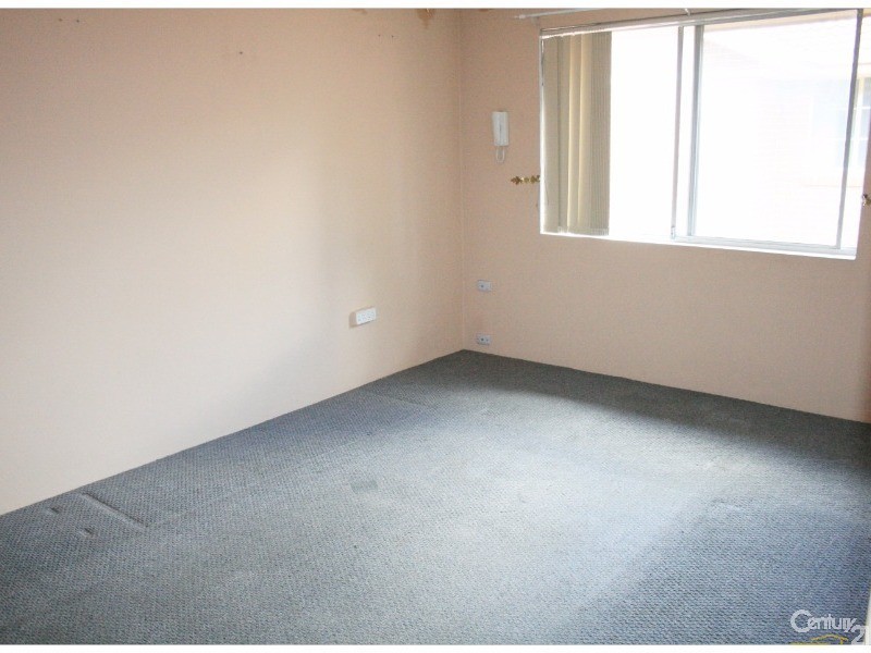 8/1  Fore St, Canterbury NSW 2193