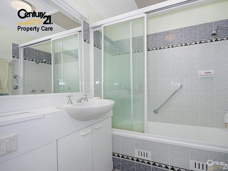 1/63 Rose Street, Liverpool NSW 2170