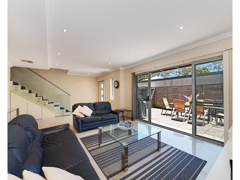 8/183 -185 Burns Rd, Turramurra NSW 2074