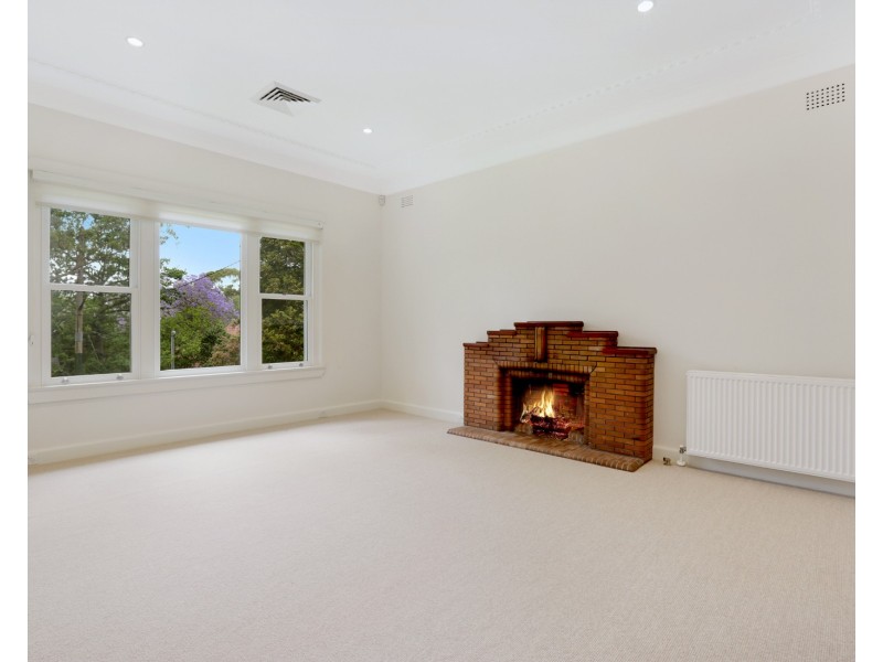 11 Waratah Rd, Turramurra NSW 2074