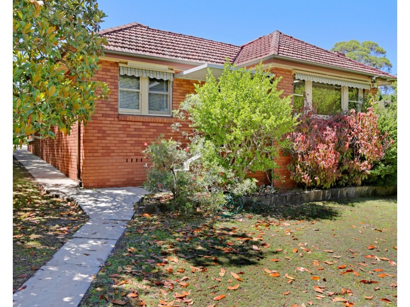 42 Waratah Rd, Turramurra NSW 2074